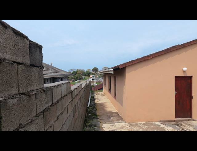 3 BEDROOM HOUSE FOR SALE IN UMLAZI Q